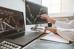 Tips for beginners to invest in share market smoothly