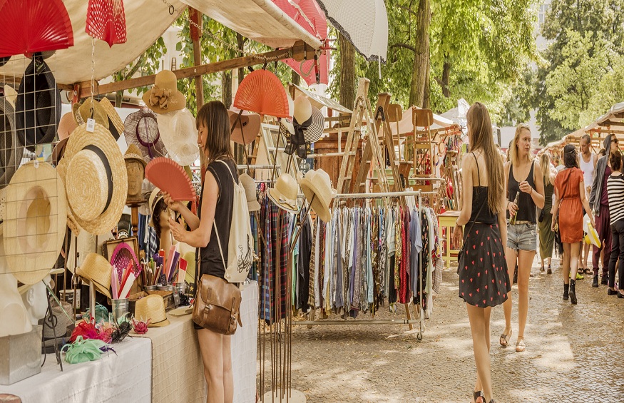 Visitors Find Flea Markets So Attractive?